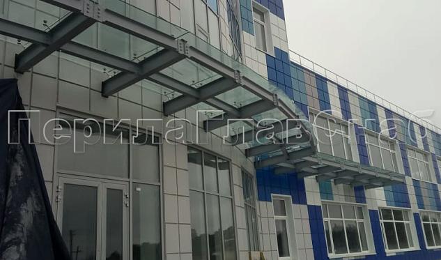 пос. Першино козырек на подконструкции в Тюмени. Готовые проекты ПерилаГлавСнаб