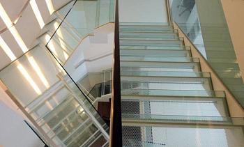 Стеклянные ступени и площадки для колодезной лестницы в Тюмени. Готовые проекты ПерилаГлавСнаб