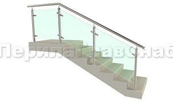 Ограждение лестницы с квадратными стойками и пластинчатыми стеклодержателями в Тюмени. Готовые проекты ПерилаГлавСнаб