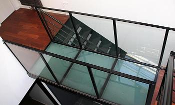 Стеклянный пол для легкого перекрытия между этажами в Тюмени. Готовые проекты ПерилаГлавСнаб