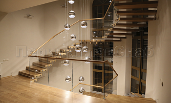 Перила для лестниц в частном доме в Тюмени. Готовые проекты ПерилаГлавСнаб