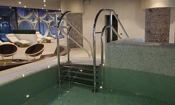 Поручни для бассейна в Тюмени. Готовые проекты ПерилаГлавСнаб