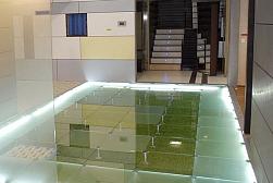 Стеклянные полы с подсветкой в Тюмени. Готовые проекты ПерилаГлавСнаб - фото 1