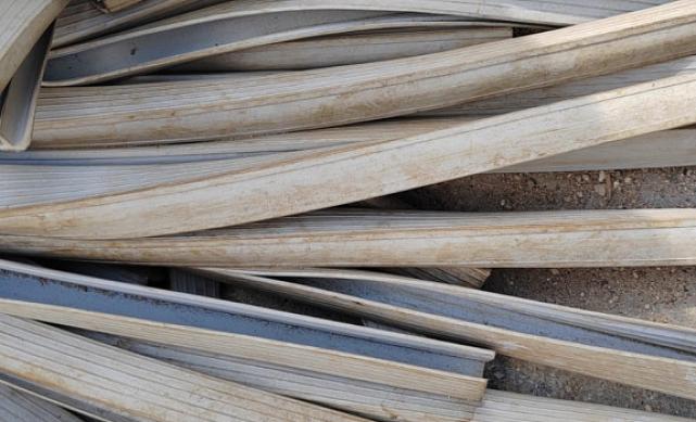 Уплотнитель в поручень с пазом 24х24 для стекла 10мм, EPDM СЕРЫЙ сорт 2 УЦЕНКА Фk312-G-с2 3